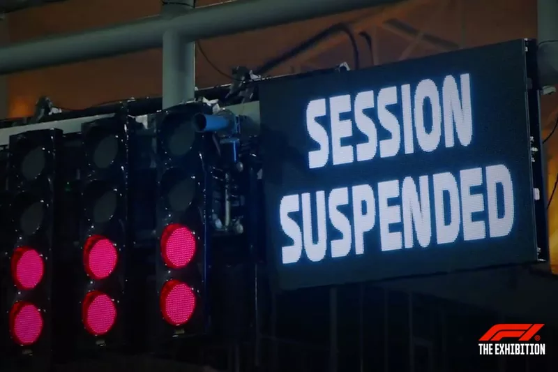Exposition de la monoplace de Romain Grosjean après l'accident du GP de Bahreïn 2020