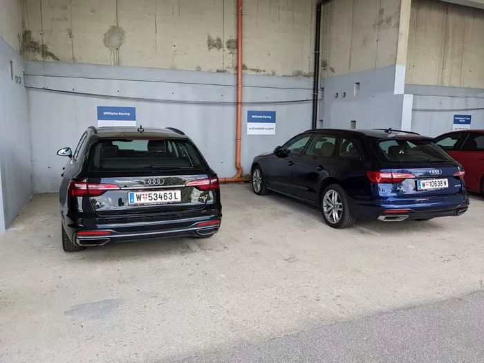 Audi A4; Alexander Albon, Nicholas Latifi