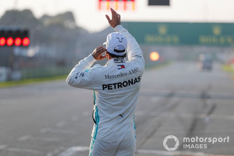 Pole Sitter celebrates Lewis Hamilton, Mercedes AMG F1 in Parc Ferme