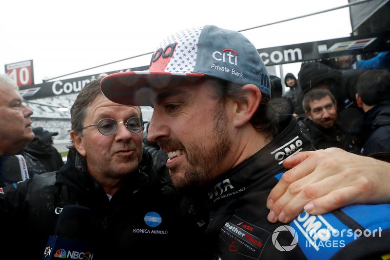 #10 Wayne Taylor Racing Cadillac DPi: Renger Van Der Zande, Jordan Taylor, Fernando Alonso, Kamui Kobayashi, victory celebration