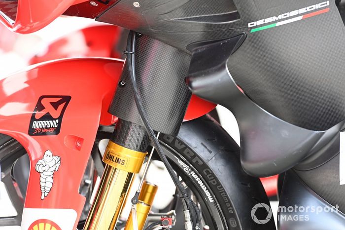 Detalle de la moto de Ducati Team