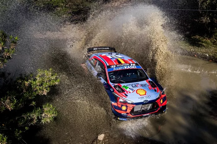 Thierry Neuville, Nicolas Gilsoul, Hyundai Motorsport Hyundai i20 Coupe WRC