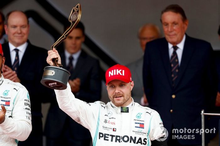 Podio: tercer lugar Valtteri Bottas, Mercedes AMG F1 celebra 