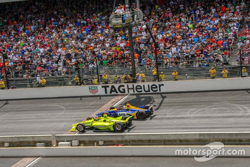 Simon Pagenaud, Team Penske Chevrolet, Alexander Rossi, Andretti Autosport Honda