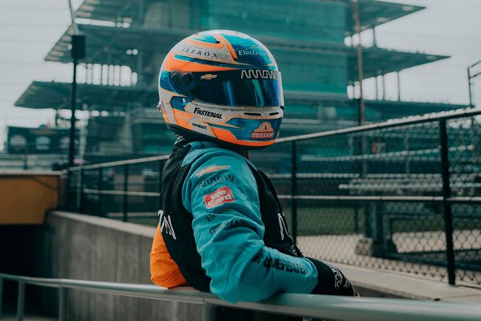 Casco especial de Patricio O'Ward, Arrow McLaren SP Chevrolet para Indy 500