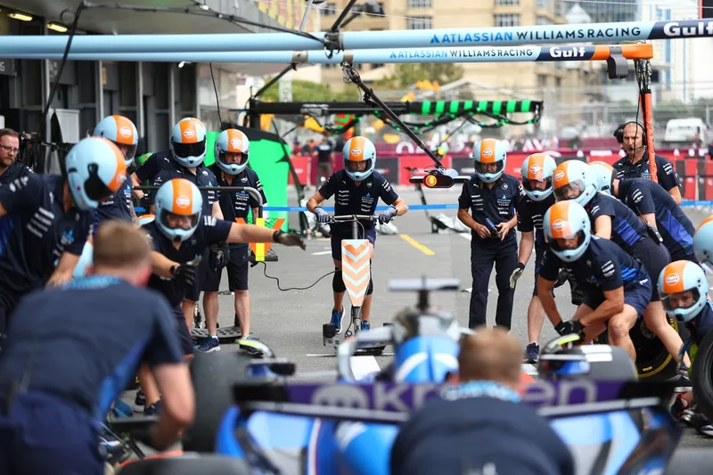 Essais des arrêts au stand de Williams