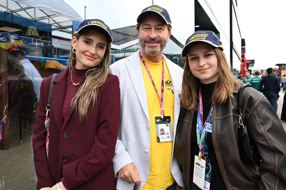 Heinz-Harald Frentzen and his daughters