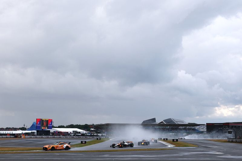 Oscar Piastri, McLaren, Max Verstappen, Red Bull Racing