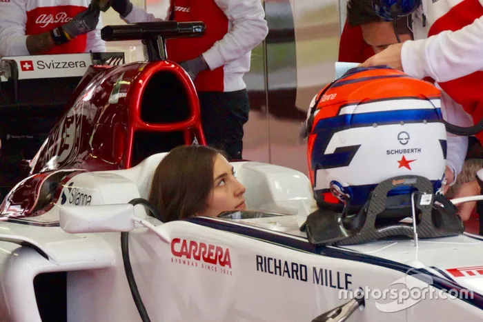 La piloto colombiana Tatiana Calderón en la prueba con el Sauber F1 C32
