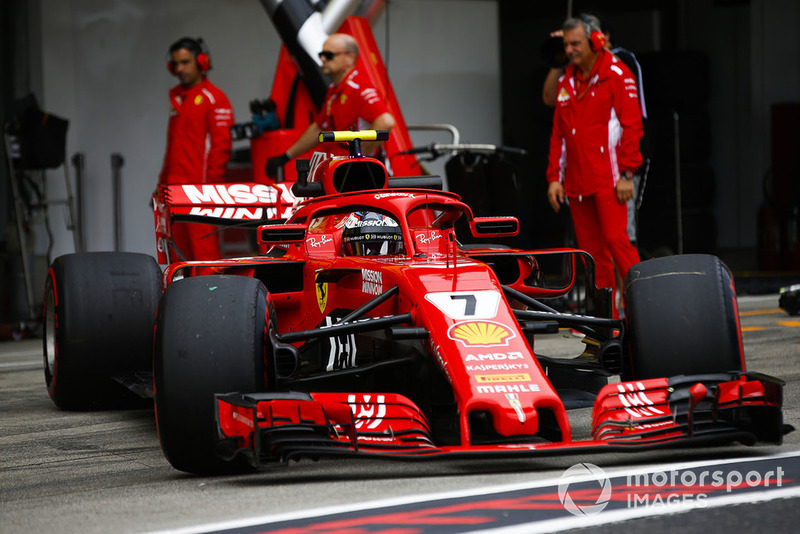 Kimi Raikkonen, Ferrari SF71H, quitte le garage