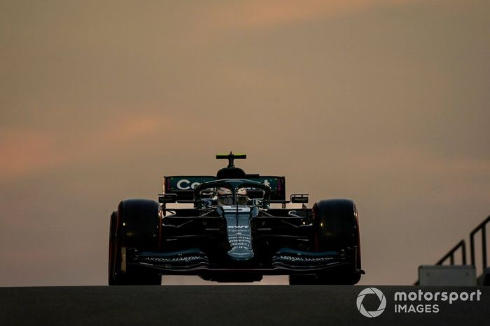 Sebastian Vettel, Mula Aston Martin AMR21 