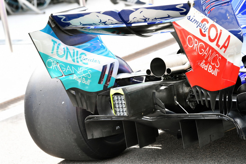 Scuderia Toro Rosso STR13 arka kanat