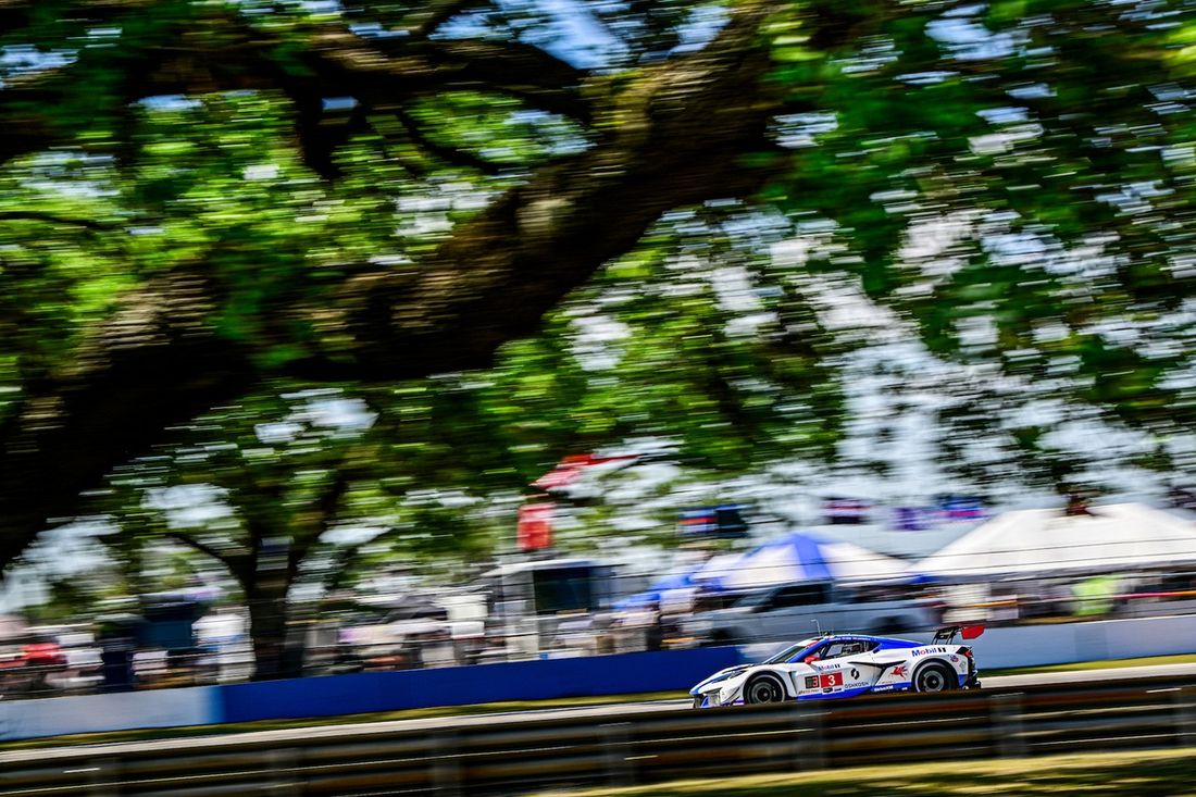 #3 Corvette Racing by Pratt Miller Motorsports Corvette Z06 GT3.R: Antonio Garcia, Alexander Sims, Daniel Juncadella