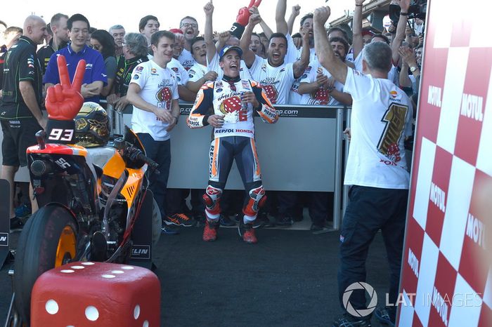 El campeón del mundo, Marc Marquez, Repsol Honda Team, celebra el título