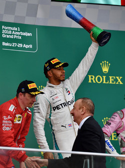 Podyum: Yarış galibi Lewis Hamilton, Mercedes-AMG F1, 2. Kimi Raikkonen, Ferrari