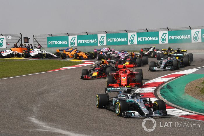 Valtteri Bottas, Mercedes-AMG F1 W09 EQ Power al inicio