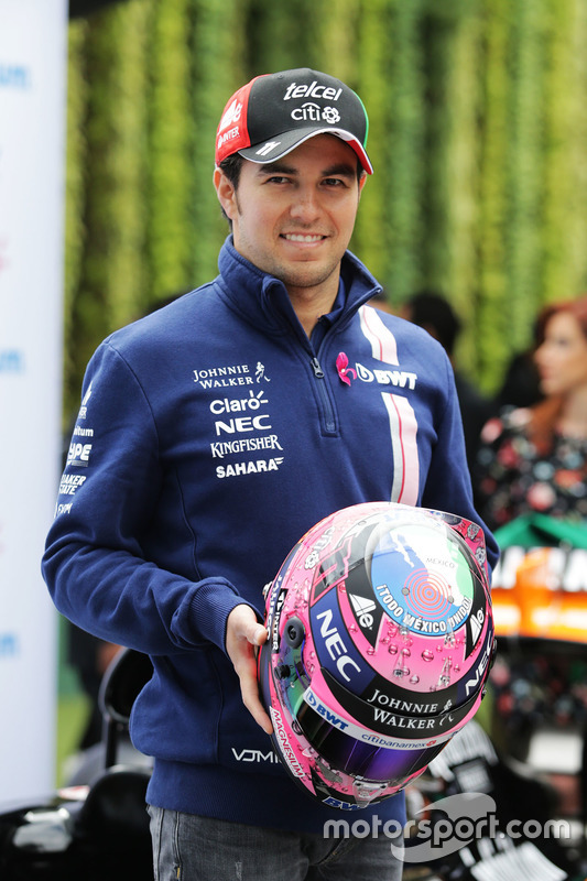 Sergio Perez, Sahara Force India F1 com seu capacete
