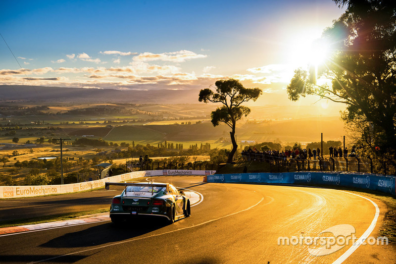 #17 Bentley Team M-Sport Bentley Continental GT3: Steven Kane, Guy Smith, Jules Gounon