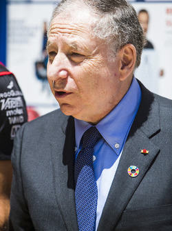 Jean Todt dans l'E-Village avec Jose Maria Lopez, Dragon Racing. & Lucas di Grassi, Audi Sport ABT Schaeffler