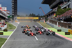 Sebastian Vettel, Ferrari SF70H líder en la arrancada