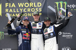 Podium : le vainqueur Johan Kristoffersson, Volkswagen Team Sweden, le deuxième Timmy Hansen, Team Peugeot Hansen, le troisième Petter Solberg, PSRX Volkswagen Sweden