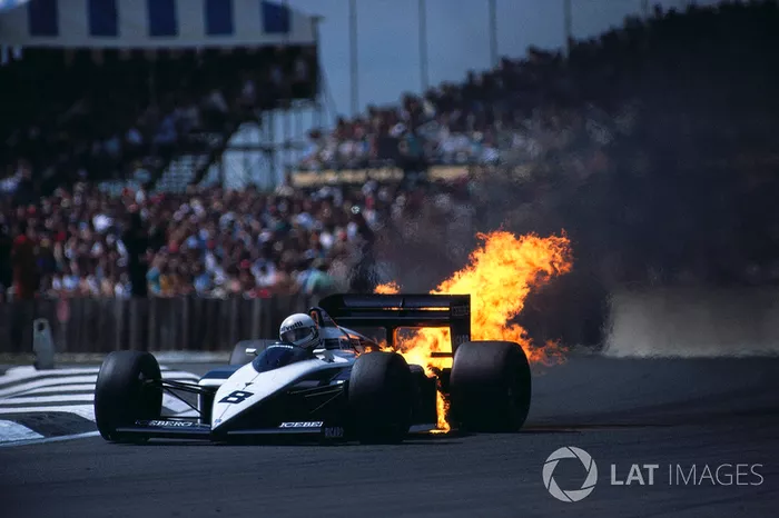 Andrea de Cesaris'in BMW motoru patlıyor