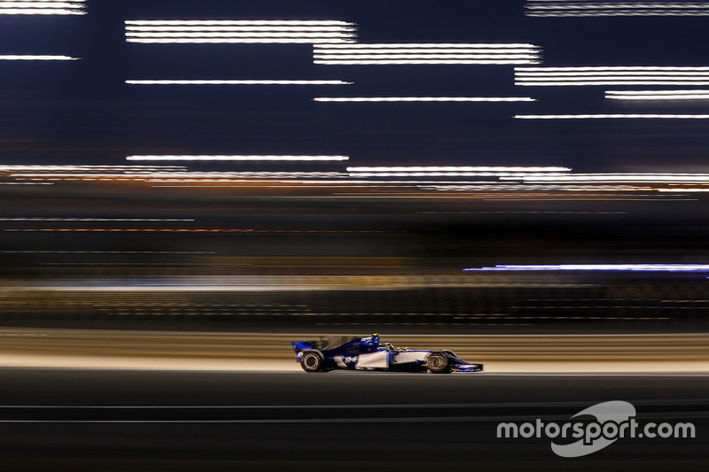 Primeiro, Pascal Wehrlein, que estreava em qualis pela Sauber, conseguiu a 13ª posição, superando bastante seu companheiro de equipe Marcus Ericsson.