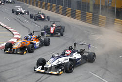 Pedro Piquet, Van Amersfoort Racing Dallara Mercedes et David Beckmann (GER) kfzteile24 Mücke Motorsport Dallara Mercedes