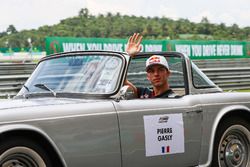 Pierre Gasly, Scuderia Toro Rosso en el desfile
