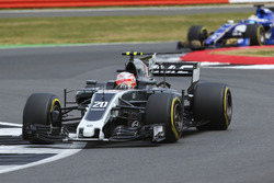 Kevin Magnussen, Haas F1 Team VF-17, Marcus Ericsson, Sauber C36