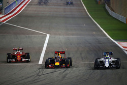 Kimi Räikkönen, Ferrari SF16-H; Daniel Ricciardo, Red Bull Racing RB12 und Felipe Massa, Williams FW