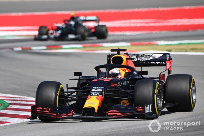 Max Verstappen, Red Bull Racing RB16, Valtteri Bottas, Mercedes F1 W11 