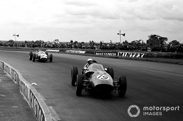 Maurice Trintignant, Aston Martin DBR5/250, Jim Clark, Lotus 18 Climax