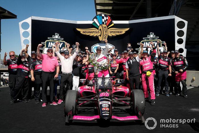 Ganador Helio Castroneves, Meyer Shank Racing Honda celebra