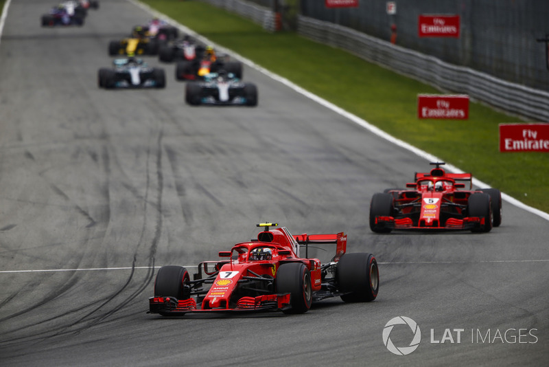 Kimi Raikkonen, Ferrari SF71H, Sebastian Vettel, Ferrari SF71H