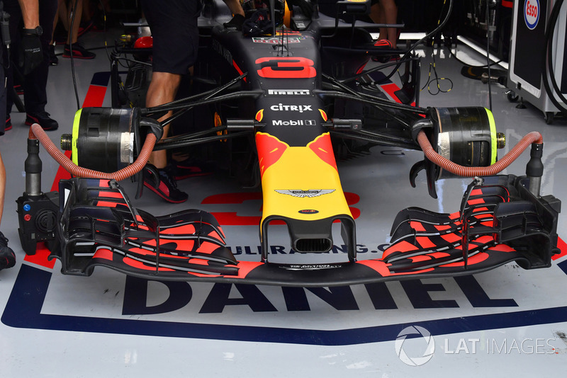 Red Bull Racing RB14 nose and front wing