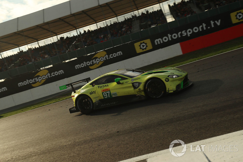 #97 Aston Martin Racing Aston Martin Vantage AMR: Alex Lynn, Maxime Martin