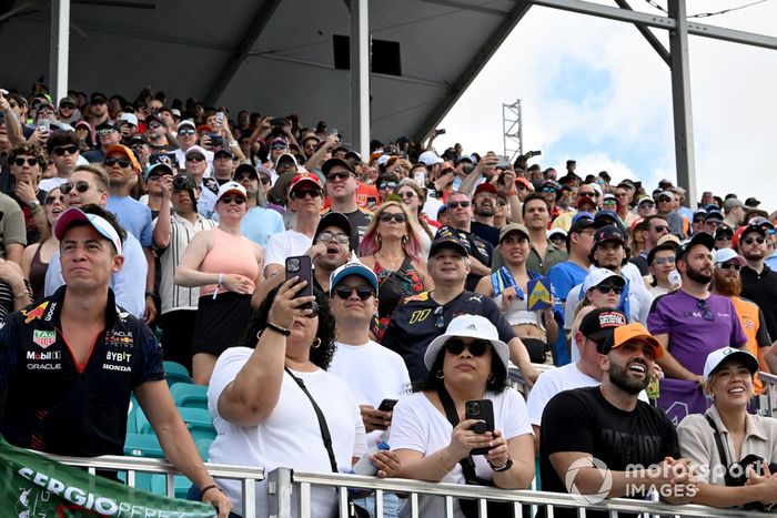 Los aficionados llenan una grada