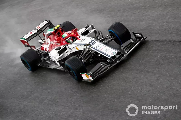 10 - Antonio Giovinazzi, Alfa Romeo Racing C38 - 1'20.517	