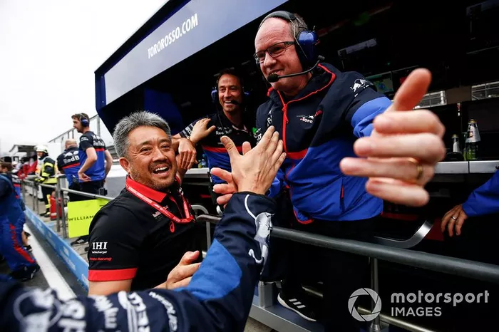 El jefe de Honda celebraba con Toro Rosso el podio del ruso