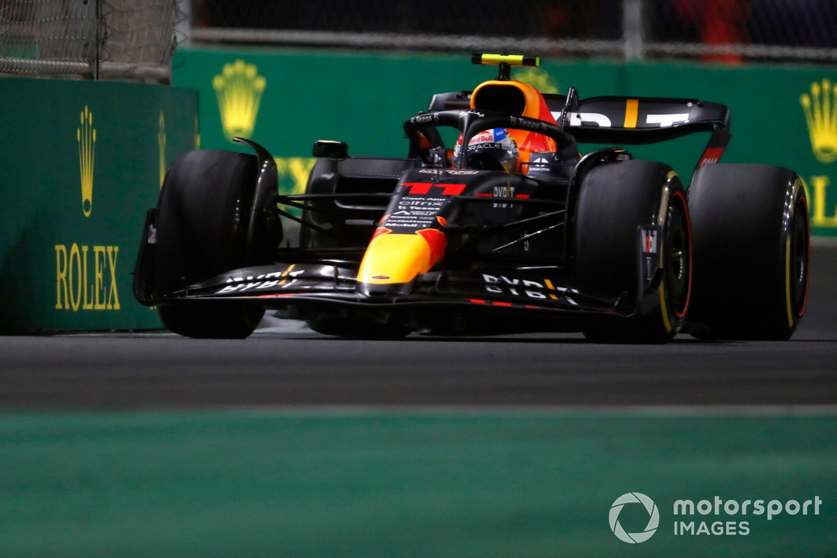 "Dalgalanma nedeniyle sürüş esnasında görüş kaybı yaşayabilirsiniz" 1 Formula 1 Haberleri - F1 Puan Durumu Sergio Perez, Red Bull Racing RB18