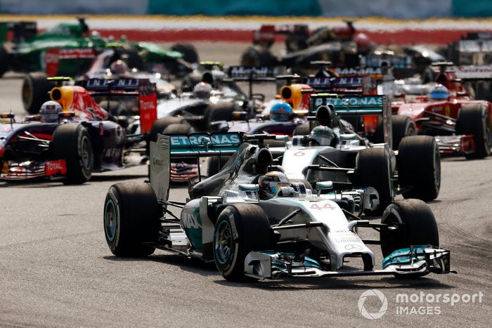 Lewis Hamilton, Mercedes W05, Nico Rosberg, Mercedes W05, Daniel Ricciardo, Red Bull Racing RB10 Renault, Sebastian Vettel, Red Bull Racing RB10 Renault, Fernando Alonso, Ferrari F14T, y el resto