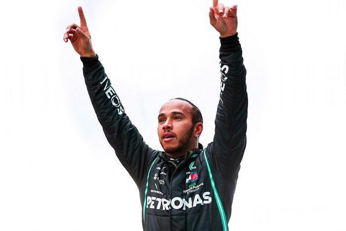 Il vincitore della gara Lewis Hamilton, Mercedes F1