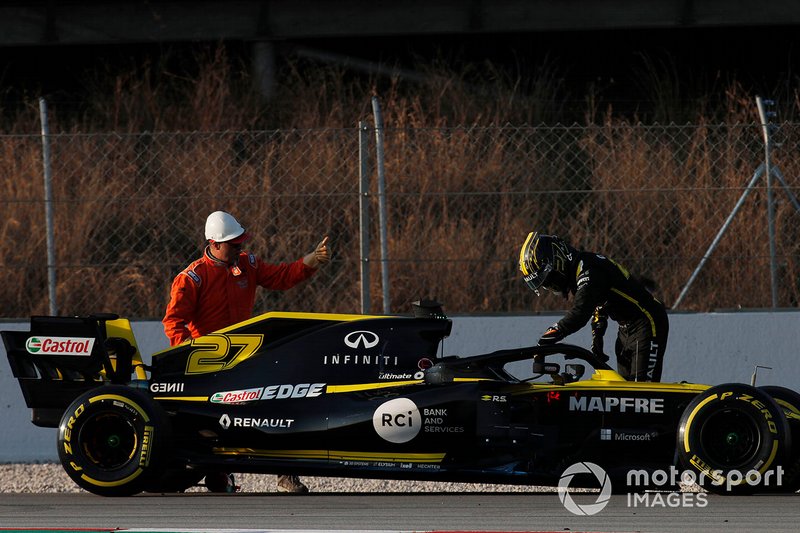 Nico Hulkenberg, Renault F1 Team R.S. 19 stops on track