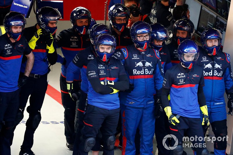 Scuderia Toro Rosso mechanics