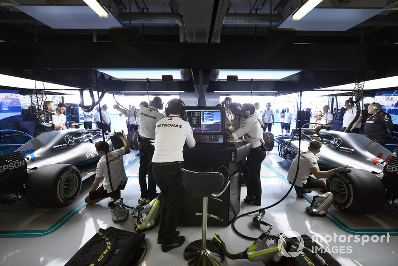 Валттері Боттас, Льюіс Хемілтон, Mercedes AMG F1 W09