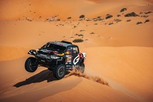 #211 Toyota Gazoo Racing Toyota: Henk Lategan, Brett Cummings