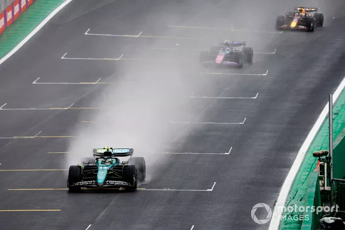 Fernando Alonso, Aston Martin AMR24, Pierre Gasly, Alpine A524, Max Verstappen, Red Bull Racing RB20
