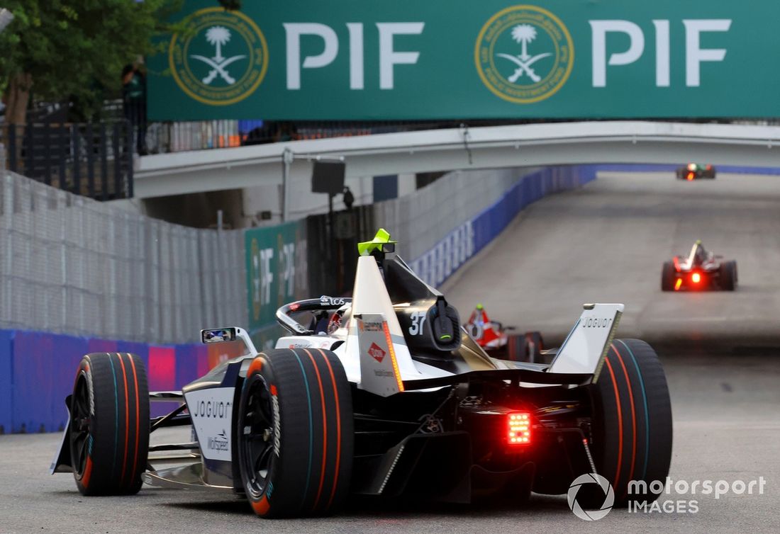 Nick Cassidy Jaguar TCS Racing Jaguar I-TYPE 7