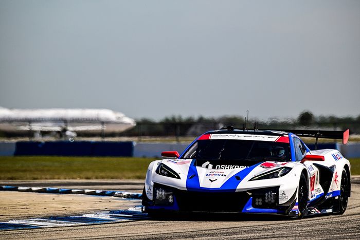 #3 Corvette Racing by Pratt Miller Motorsports Corvette Z06 GT3.R: Antonio Garcia, Alexander Sims, Daniel Juncadella